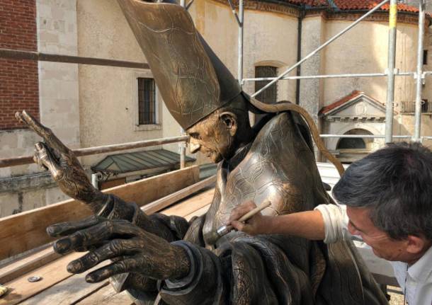 Restauro alla statua Paolo VI di Floriano Bodini al Sacro Monte di Varese