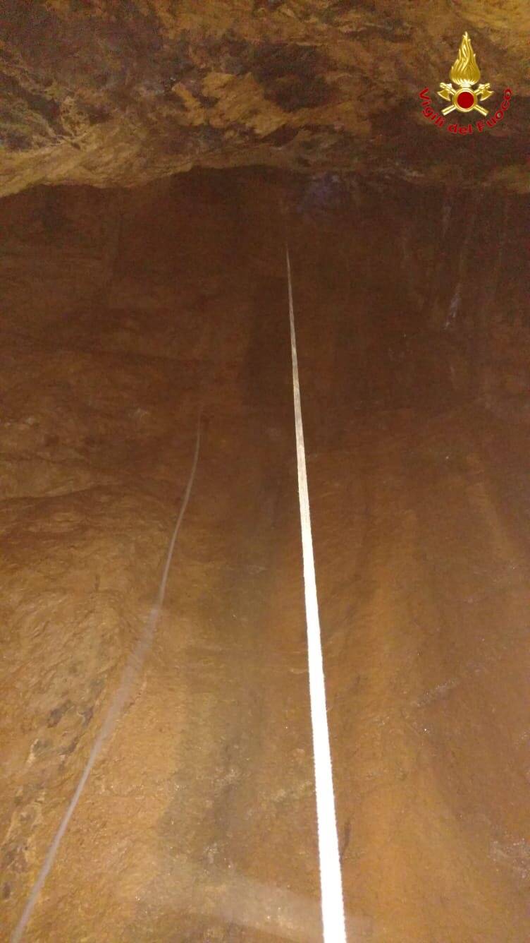 salvataggio cane vigili del fuoco induno olona