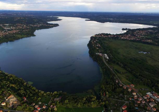 varese lago di varese dall'altro