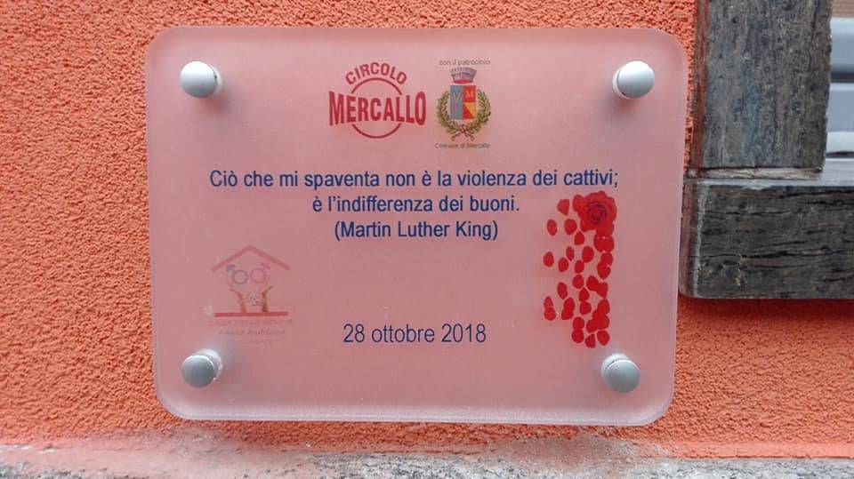 Anche Mercallo ha la sua panchina rossa