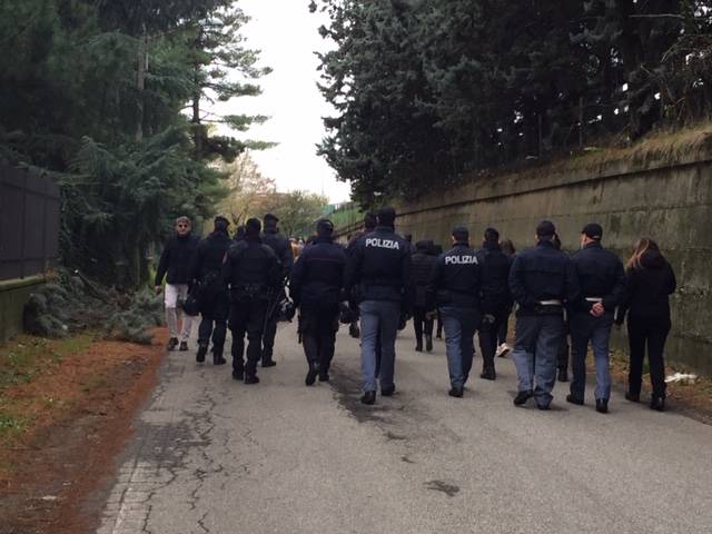 Sinti, la manifestazione in centro a Gallarate