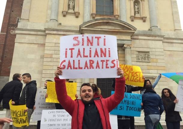 Sinti, la manifestazione in centro a Gallarate