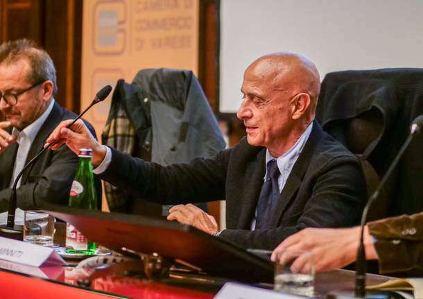 Marco Minniti a Varese presenta \"Sicurezza è libertà\"