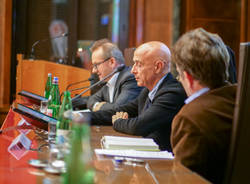 Marco Minniti a Varese presenta \"Sicurezza è libertà\"