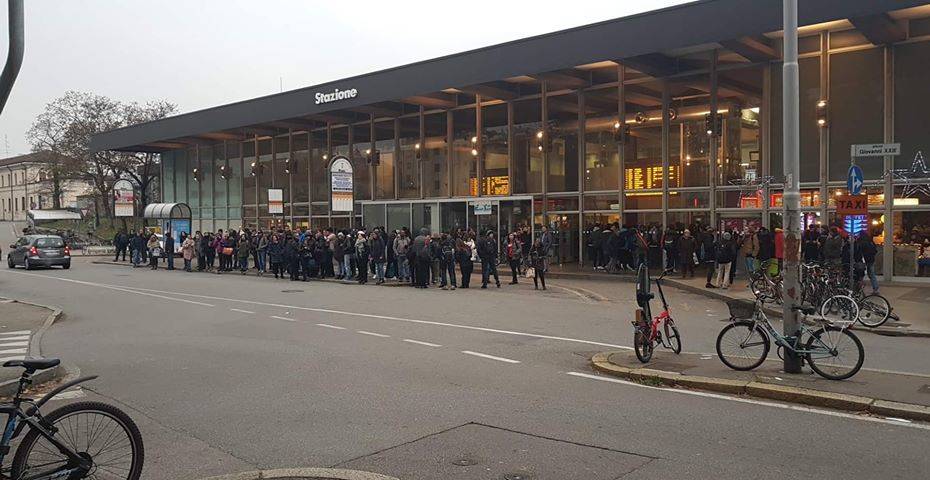 Guasto a un treno a Varese, cancellazioni e ritardi