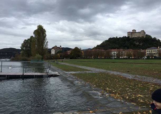 Il lago dopo la pioggia ad Angera e Ranco