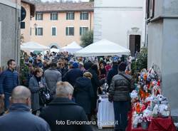 In tantissimi per il mercatino di Natale a Galliate Lombardo 