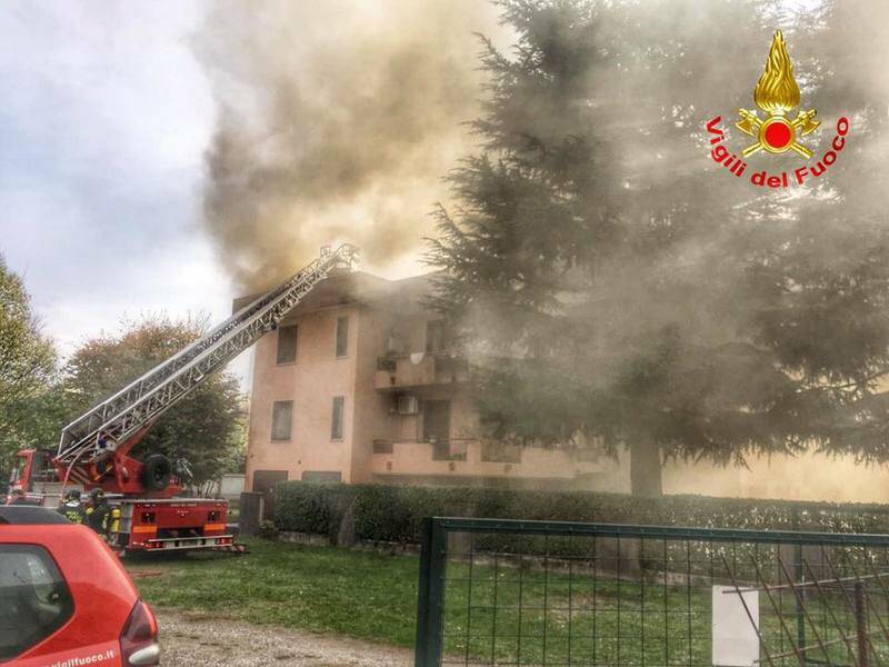 incendio via lamberti cornaredo  2 
