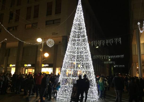 luci natale busto arsizio