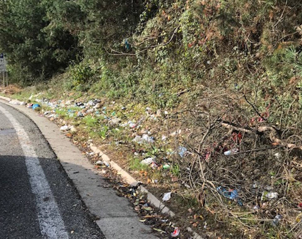 Malpensa: immondizia nelle aree di sosta