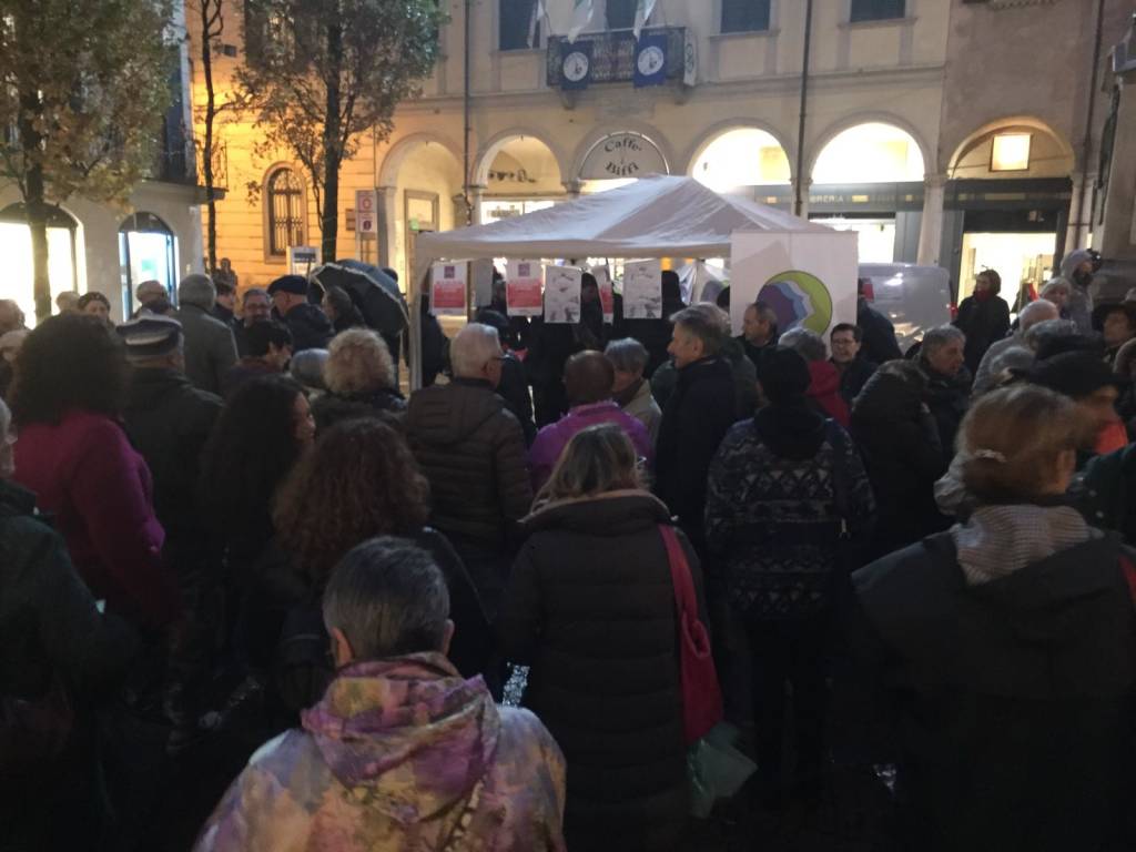 Presidio centro Varese no legge Pillon