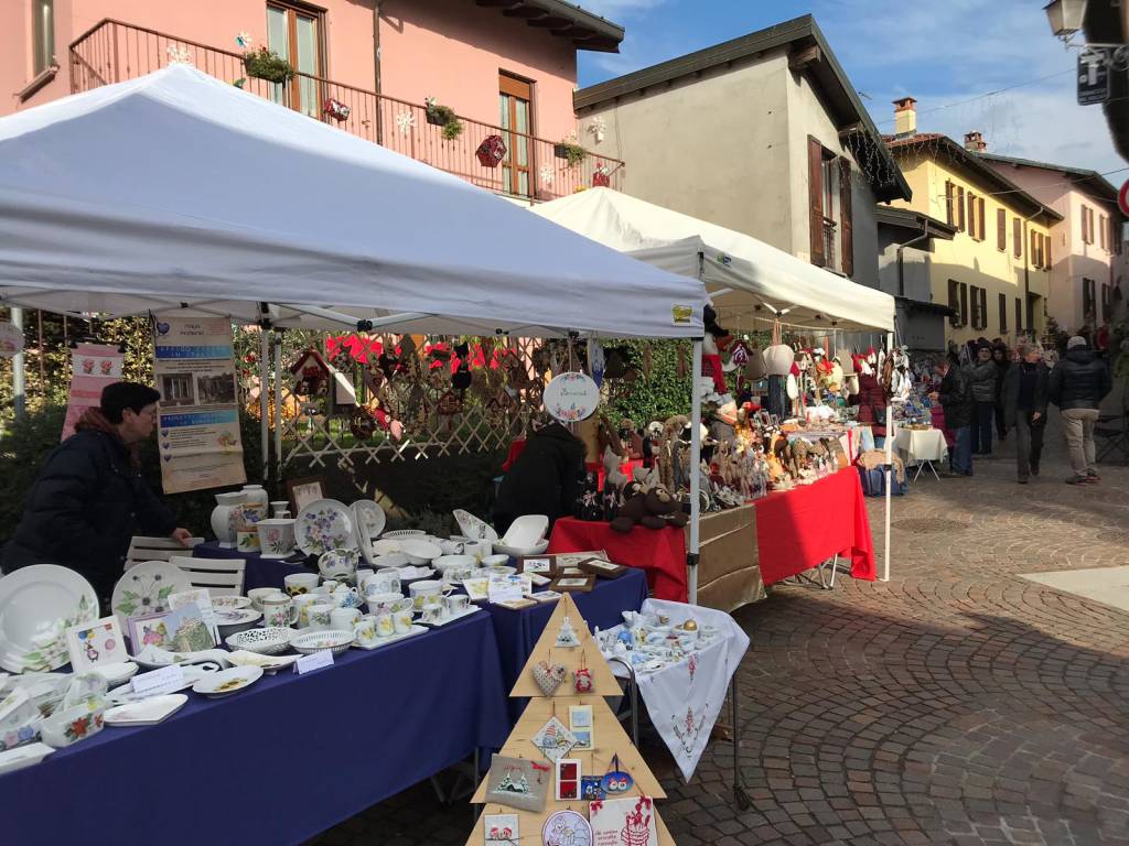 Un successo il mercatino di Galliate Lombardo