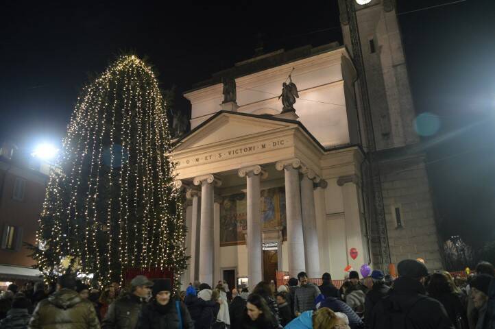 Accensione albero Rho natale  9 
