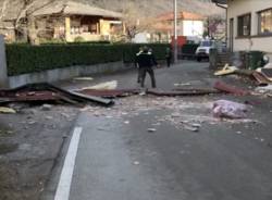 Scoperchiato il tetto della scuola di Laveno