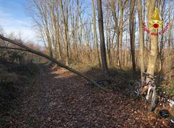 Ciclista soccorso a Travedona Monate