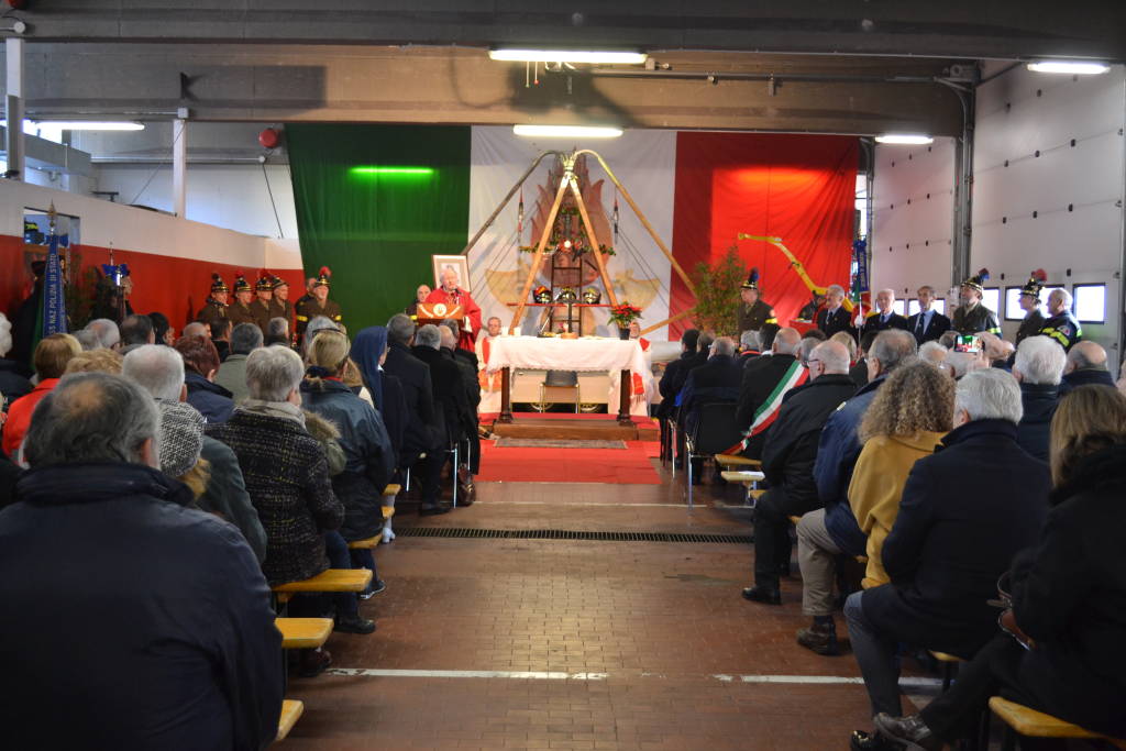 Vigili del fuoco premiati a Santa Barbara
