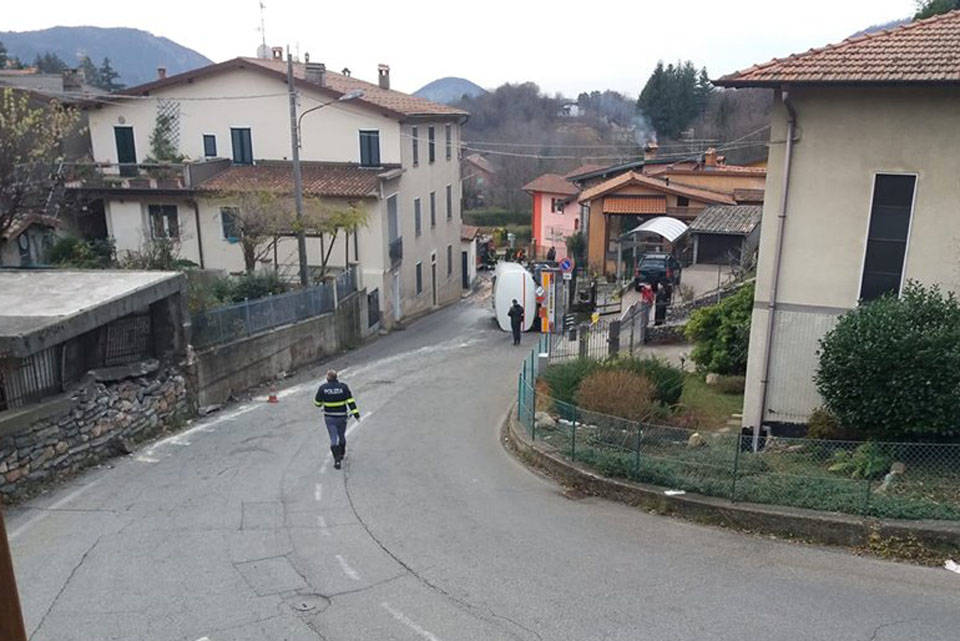 cisterna ribaltata Cuasso al Monte