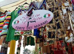Gli ambulanti di Forte dei Marmi a Legnano