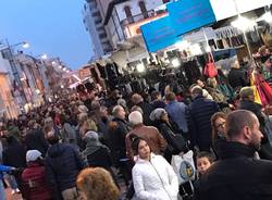 Gli ambulanti di Forte dei Marmi a Legnano