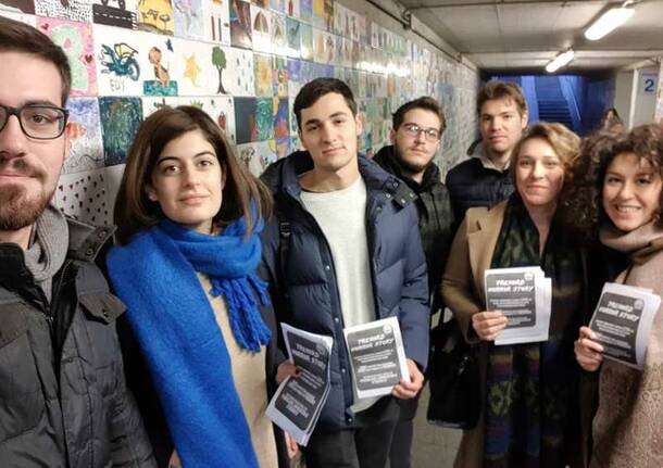 Horror Trenord, presidio Giovani Democratici