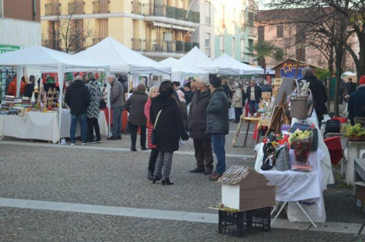 Mercatini natale canegrate presepe vivente  4 