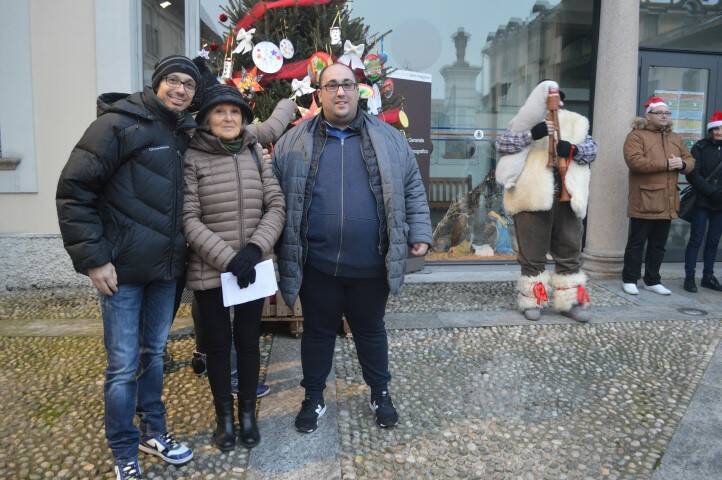 Natale cerro maggiore accensione luci e albero  4 