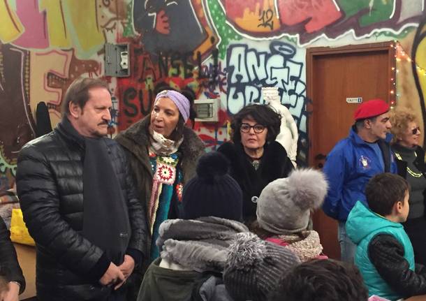 Una coperta per imparare la solidarietà 