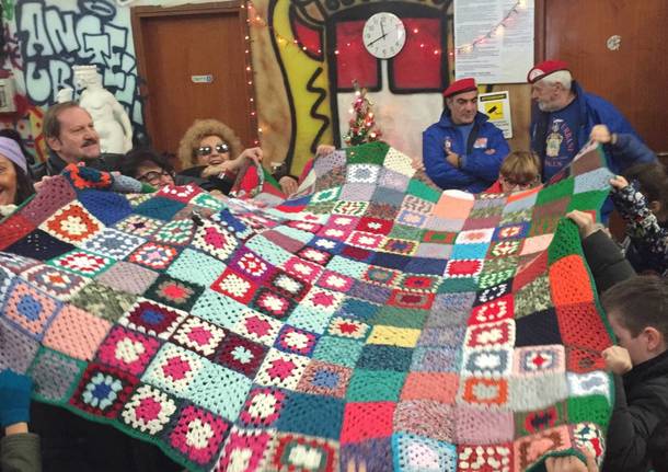 Una coperta per imparare la solidarietà 