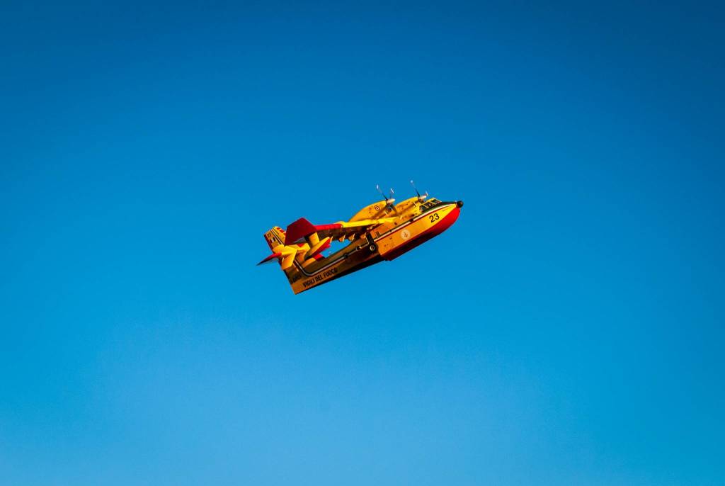 Canadair in azione, lunedì 7 gennaio 2019 - Foto di Matteo Canevari 