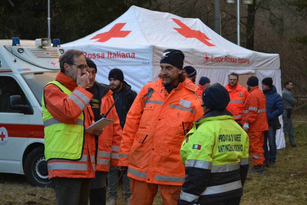Incendio sulla Martica, ci si prepara per il secondo giorno