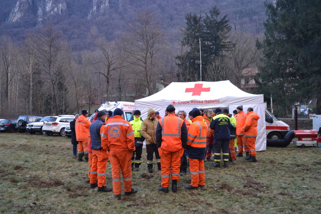 Incendio sulla Martica, ci si prepara per il secondo giorno