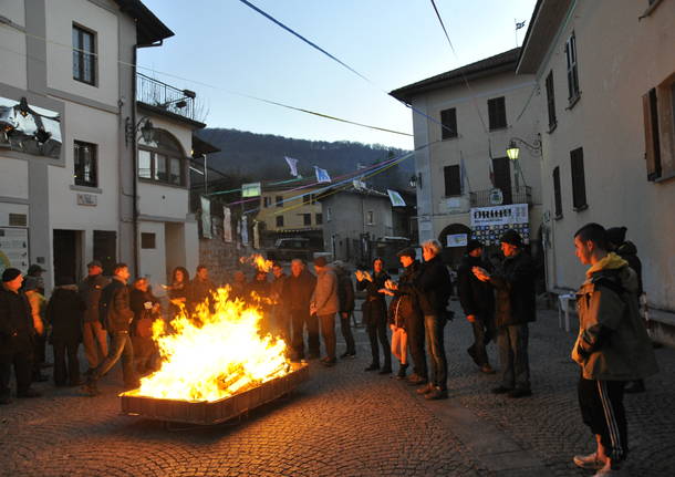 Orino, il \"palio dei cantun\"