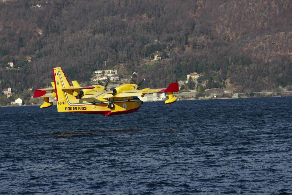Il volo del Canadair