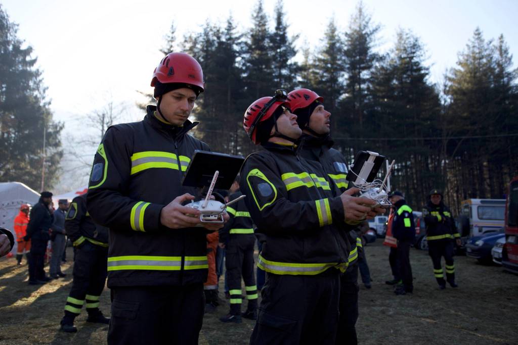 Incendio Monte Martica, le foto di Daniele Venegoni 