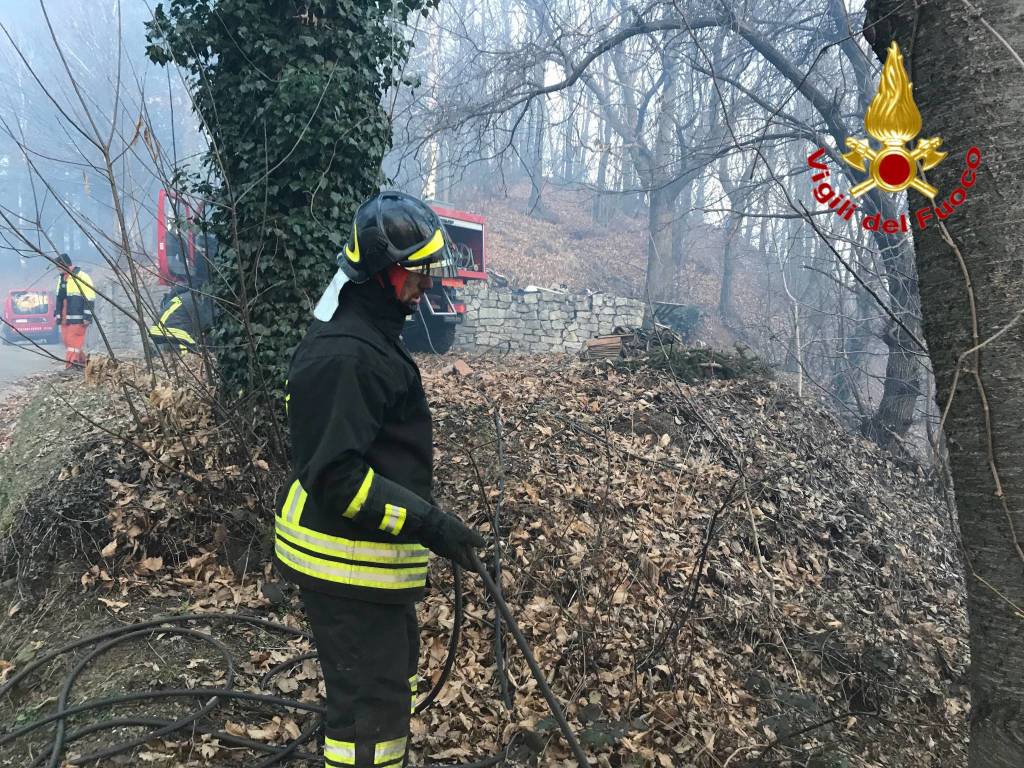 Incendio Monte Martica, le immagini di sabato 5 gennaio 