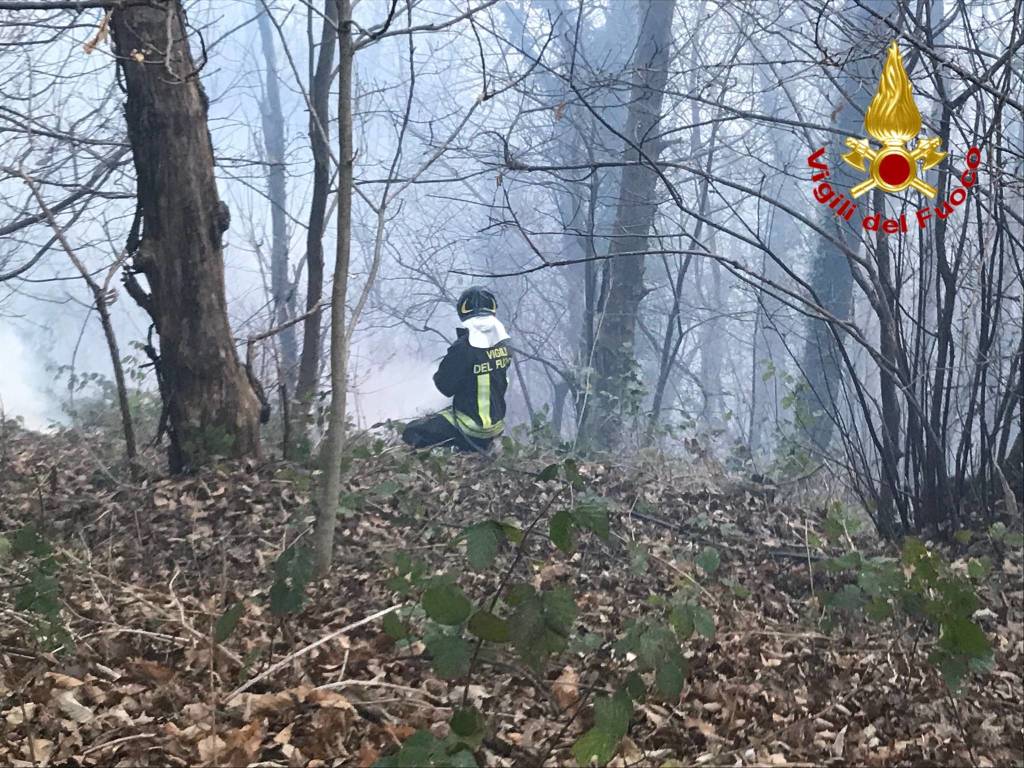 Incendio Monte Martica, le immagini di sabato 5 gennaio 