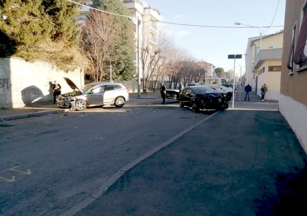 Incidente all'incrocio tra via Bergamo e Treviglio