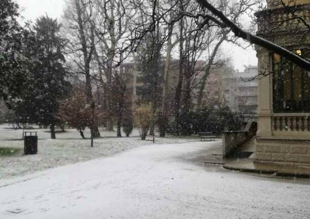 Nevica in città, ecco alcuni scatti
