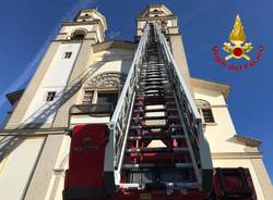 Luino, intervento dei vigili del fuoco nella chiesa di Moncucco