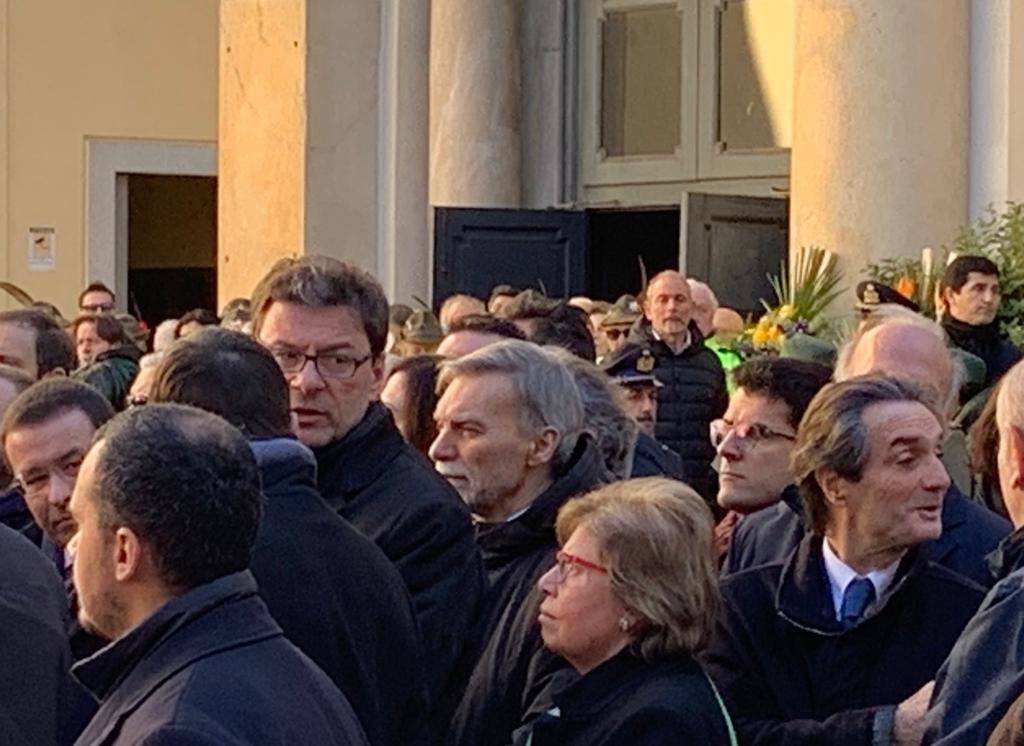 Politici, sindaci e personaggi pubblici al funerale di Giuseppe Zamberletti