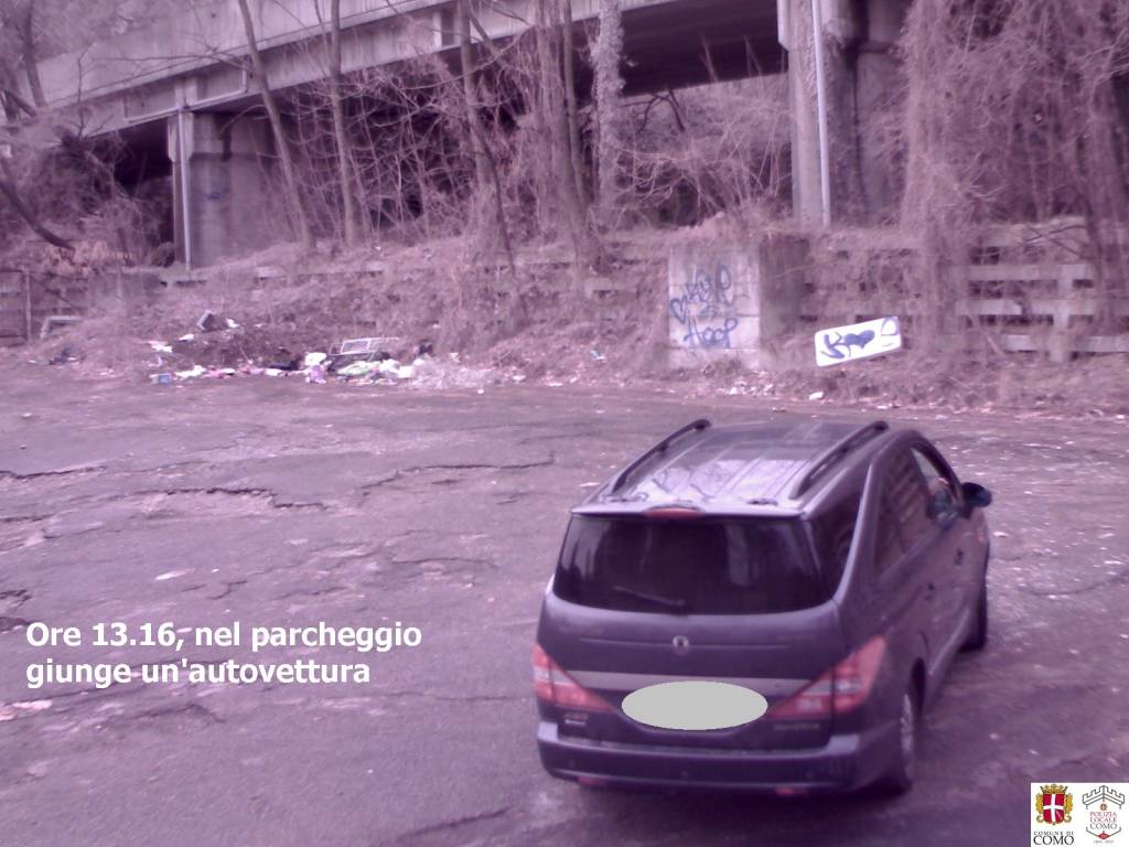 rifiuti per strada: individuata e multata