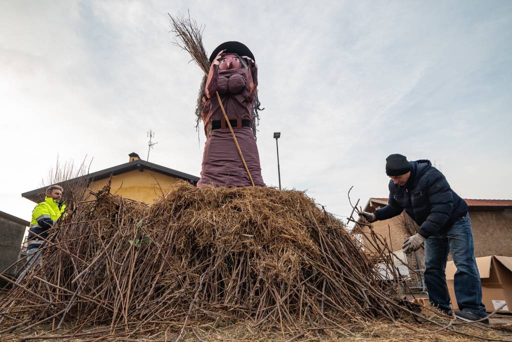 Si prepara la Gioeubia di Ferno