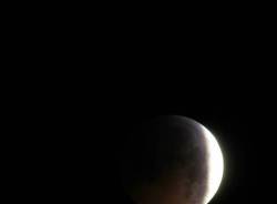 Tintarella di luna: l'eclisse