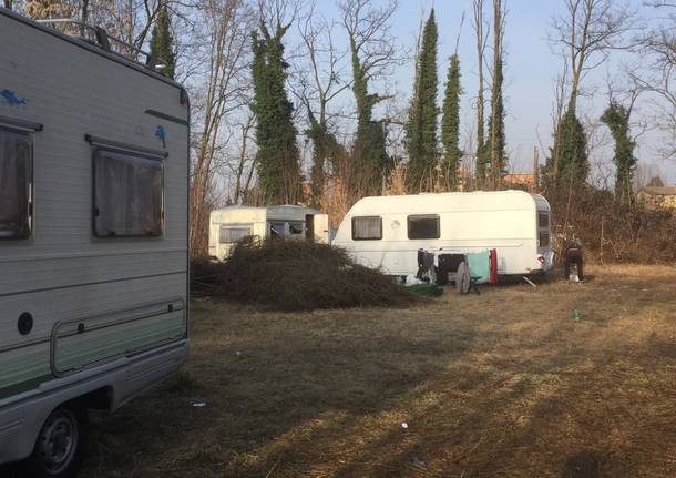 I sinti "occupano" un nuovo terreno a Gallarate