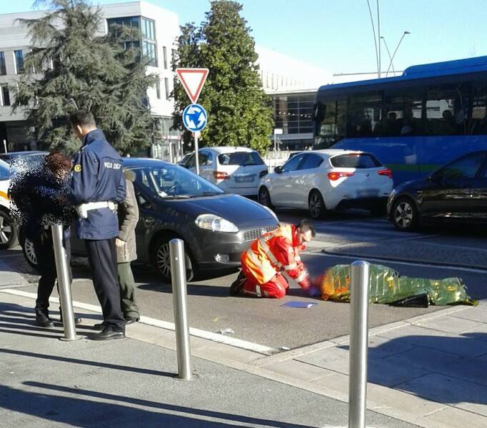 Incidente in piazza 4 novembre legnano due pedoni investiti  2 