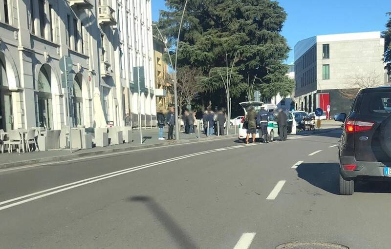 Incidente in piazza 4 novembre legnano due pedoni investiti  3 