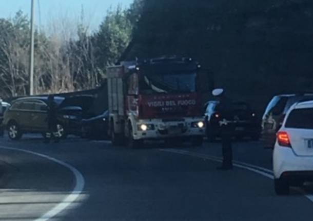 Incidente sulla lacuale a Gavirate