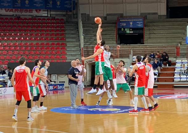 La Nazionale di basket si allena a Masnago