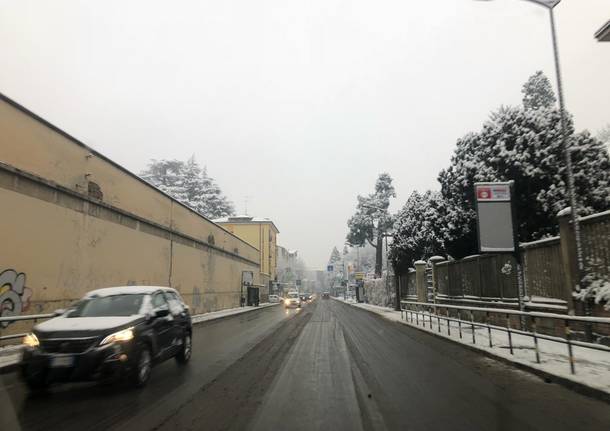 Le strade di varese nel neve del primo febbraio