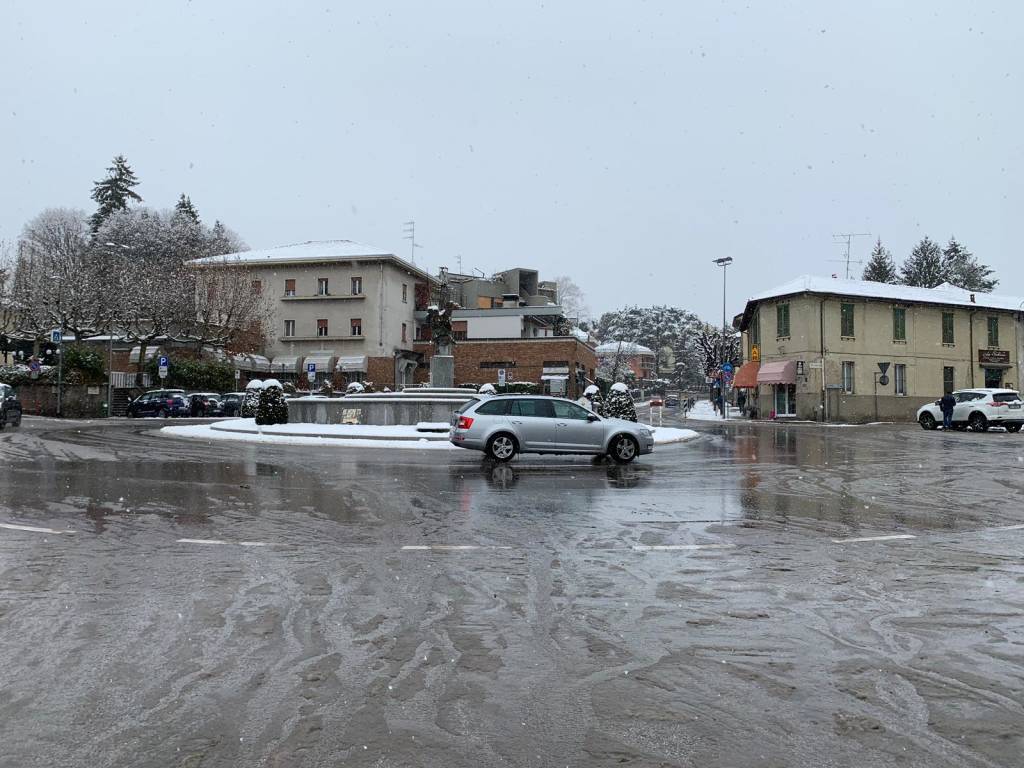 Le strade di Varese - neve del primo febbraio